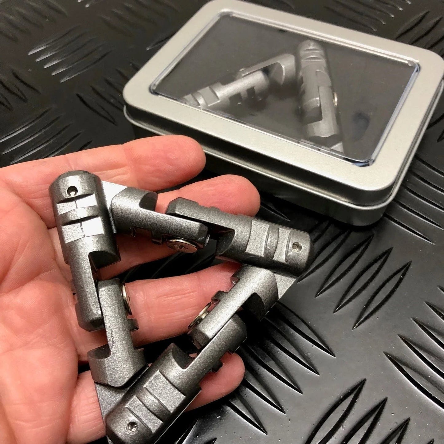 Kaiko Infinity Triangle Gun Metal Grey