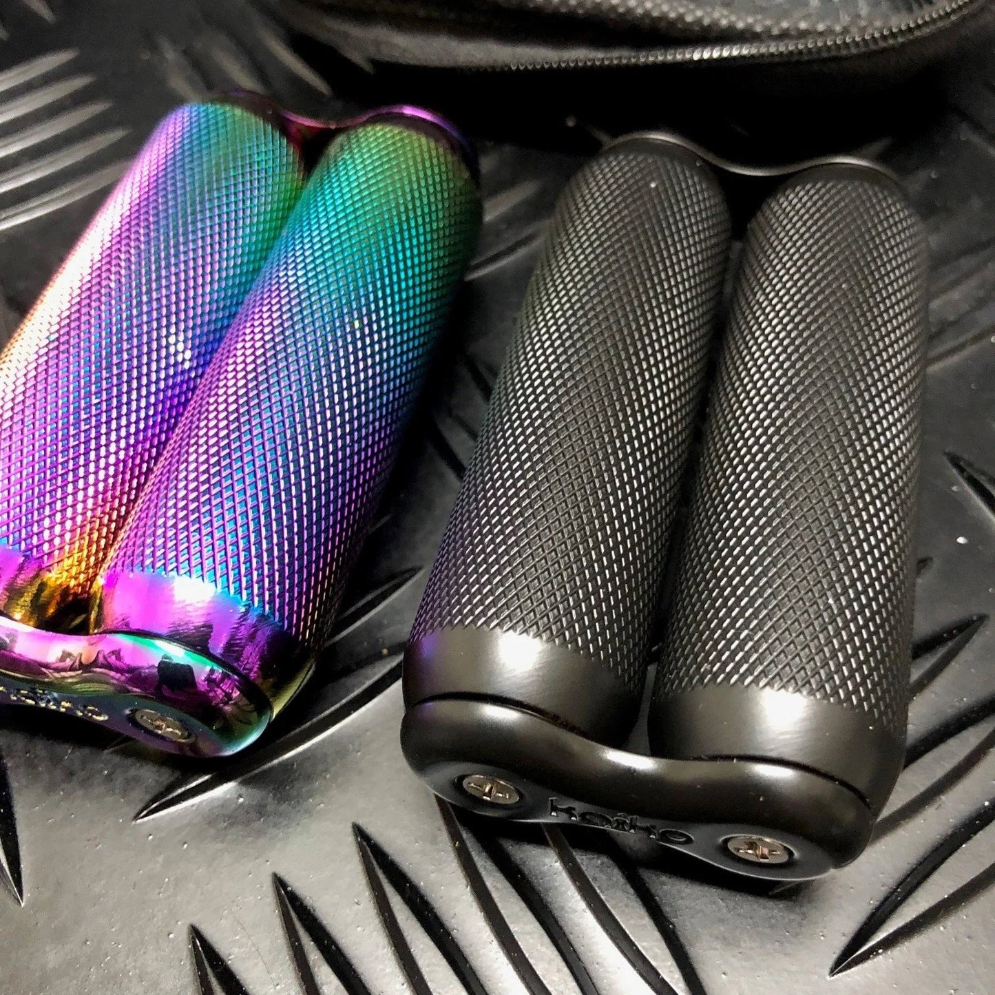 Kaiko Mini Hand Roller 145gm Textured Finish Oil Slick and Black